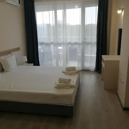 شقة Donchevi